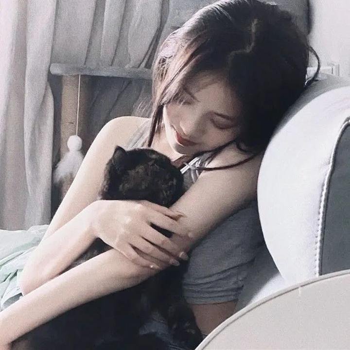 读我心后,娘亲带着姐姐们火力全开